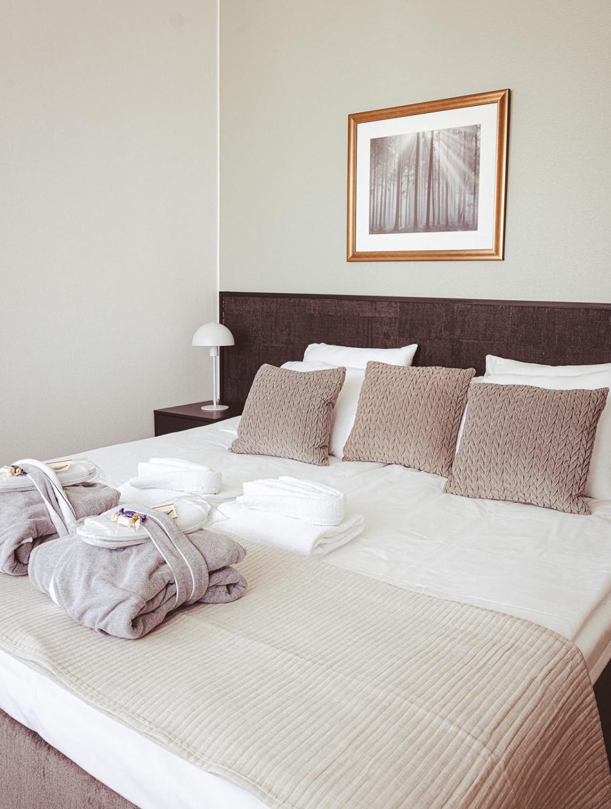 Hotel Emilia Hameenlinna Bagian luar foto