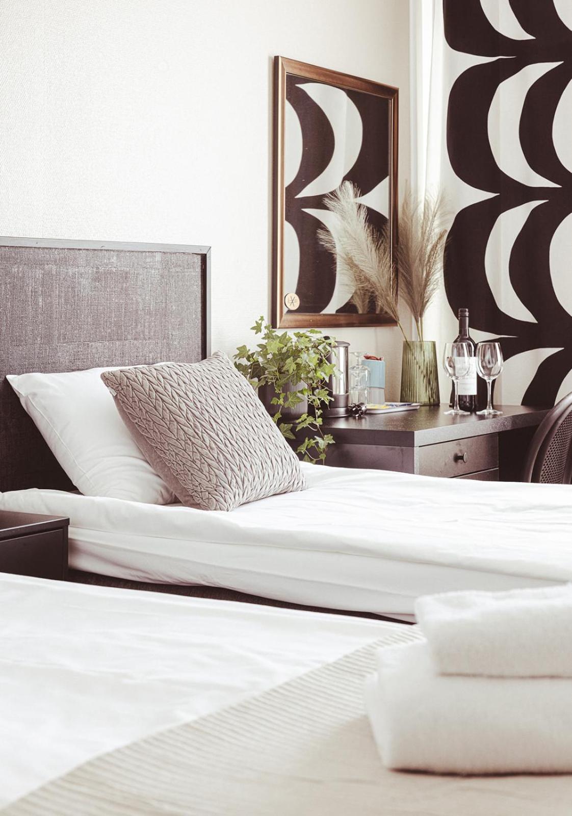 Hotel Emilia Hameenlinna Bagian luar foto