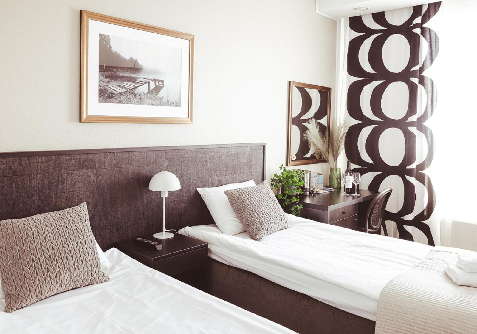 Hotel Emilia Hameenlinna Bagian luar foto