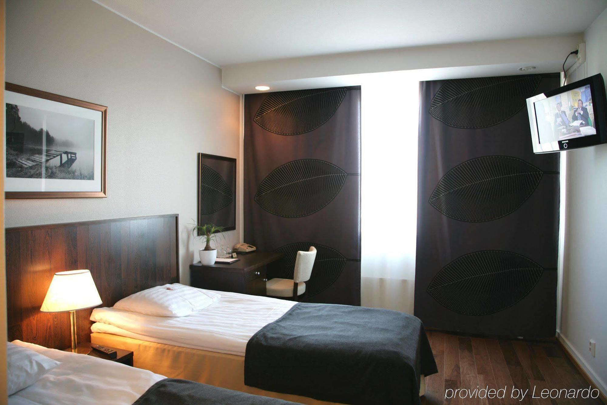 Hotel Emilia Hameenlinna Bagian luar foto